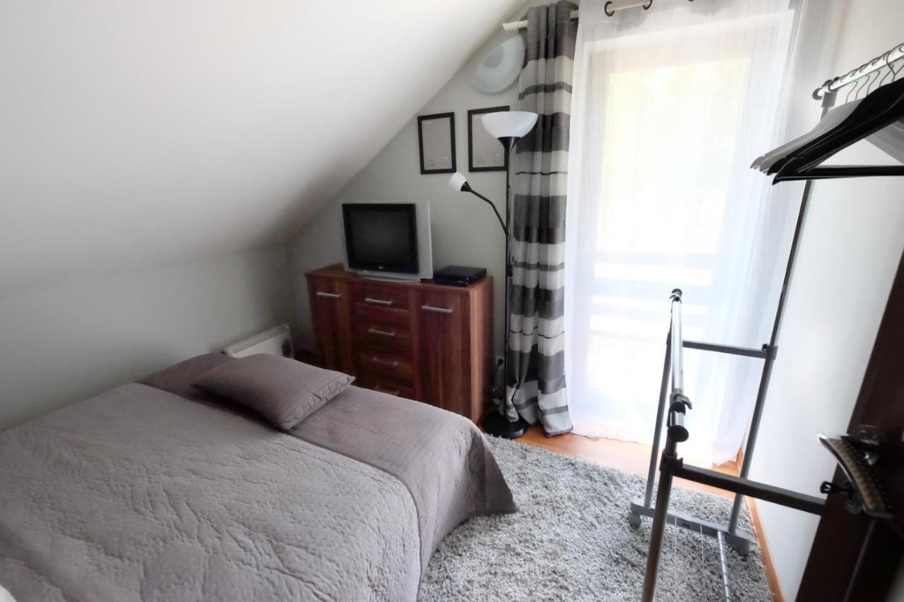 Dom Kotik W Lukecinie Villa Buitenkant foto